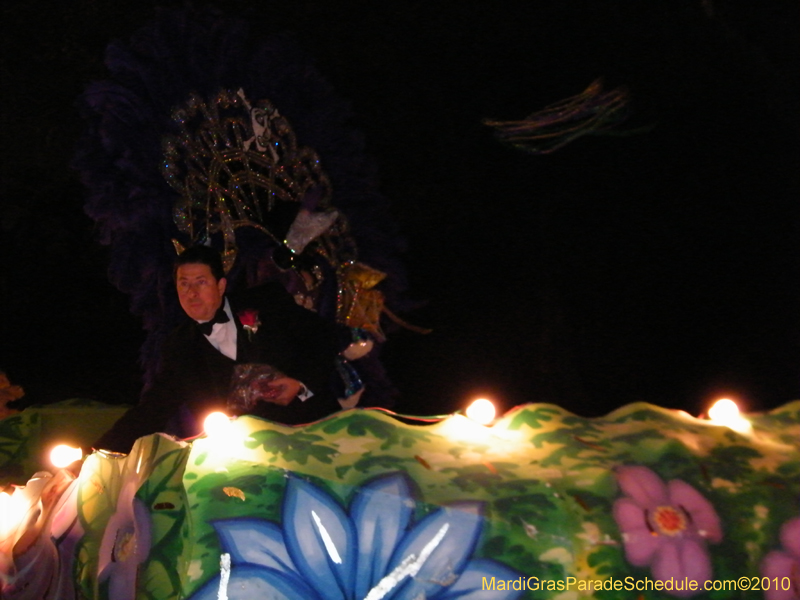 Krewe-of-Excalibur-2010-Mardi-Gras-Metairie-7626