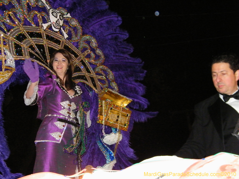 Krewe-of-Excalibur-2010-Mardi-Gras-Metairie-7627