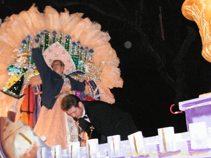 Krewe-of-Excalibur-2010-Mardi-Gras-Metairie-7628