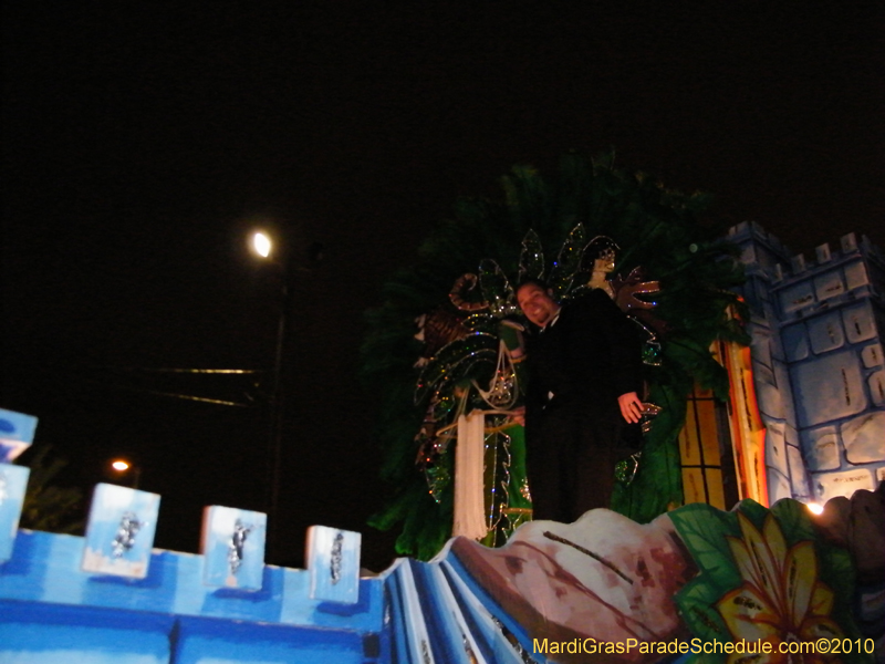 Krewe-of-Excalibur-2010-Mardi-Gras-Metairie-7669