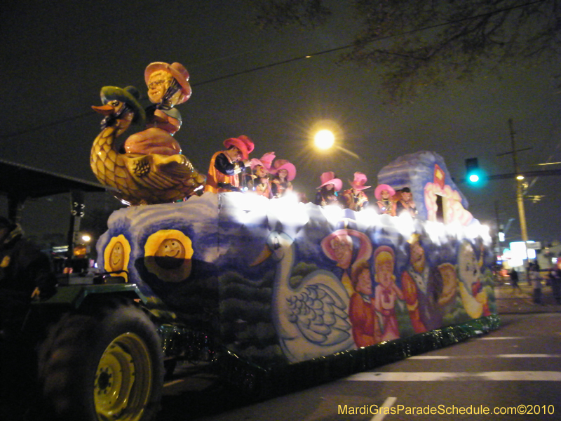 Krewe-of-Excalibur-2010-Mardi-Gras-Metairie-7686