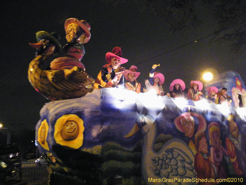 Krewe-of-Excalibur-2010-Mardi-Gras-Metairie-7687