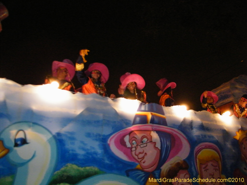 Krewe-of-Excalibur-2010-Mardi-Gras-Metairie-7688