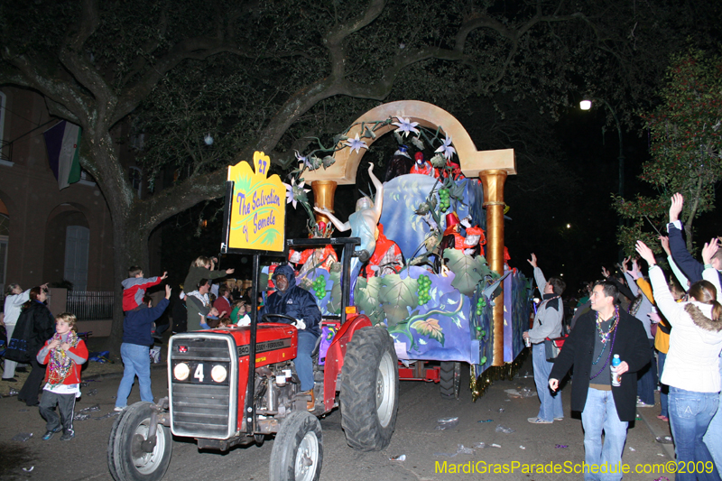 2009-Krewe-of-Hermes-presents-Dionysus-and-his-Retinue-Mardi-Gras-New-Orleans-0405