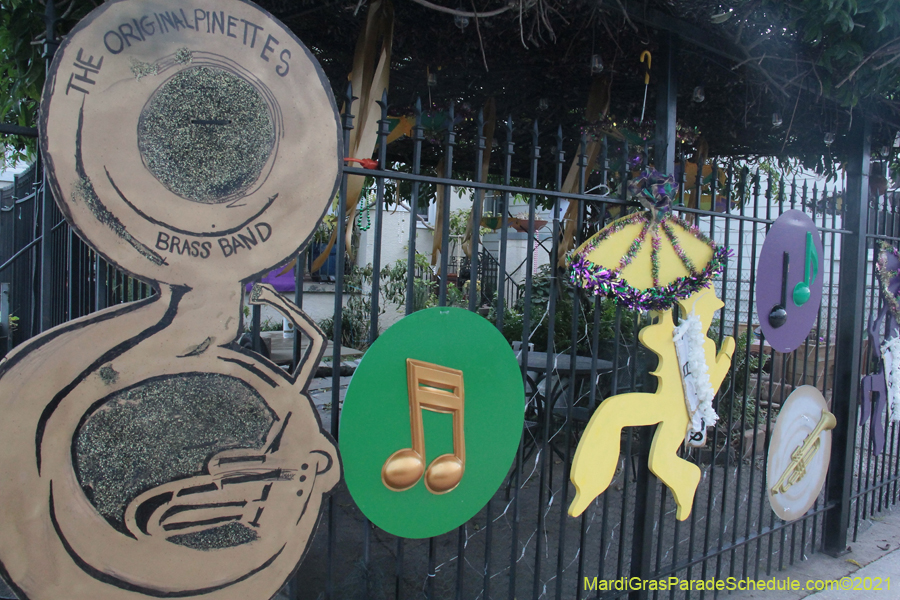 Krewe-of-House-Floats-02732-Audubon-Riverside-2021