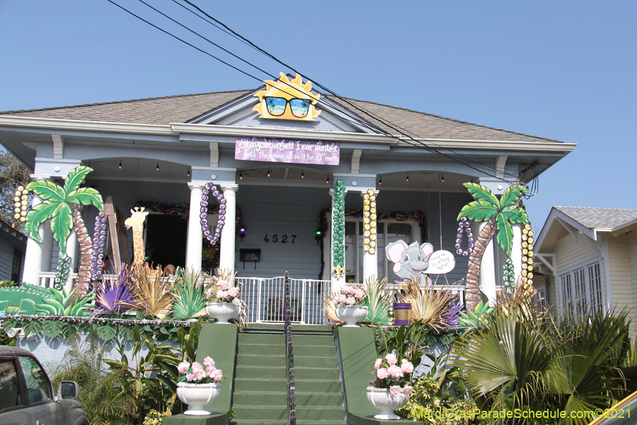 Krewe-of-House-Floats-03480-Broadmore-Fontainebleau-2021