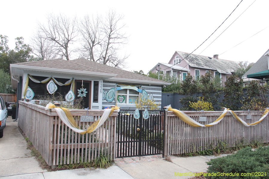 Krewe-of-House-Floats-03281-Fairgrounds-Bayou-St-John-2021