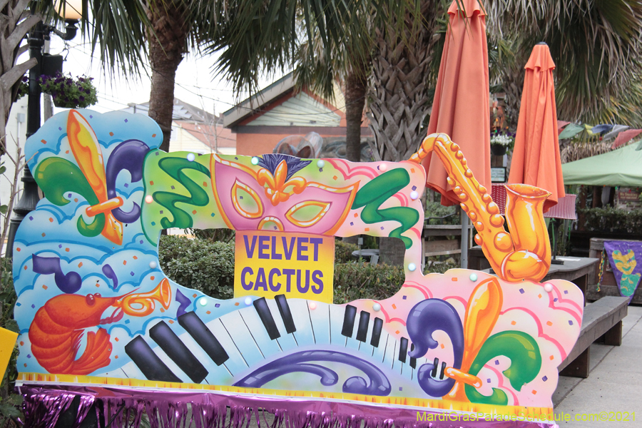 Krewe-of-House-Floats-03912-Lakeview-Lakeshore-WestEnd-2021