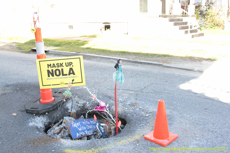 Krewe-of-House-Floats-01087-Mid-City-2021