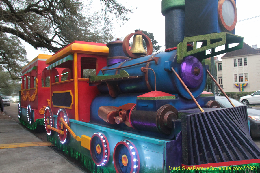 Krewe-of-House-Floats-01489-University-Uptown-2021