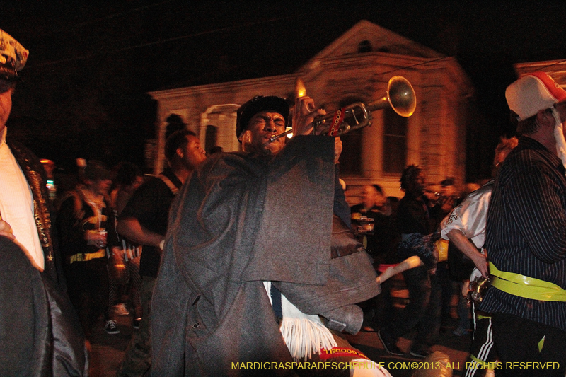 2013-Krewe-du-Vieux-1188