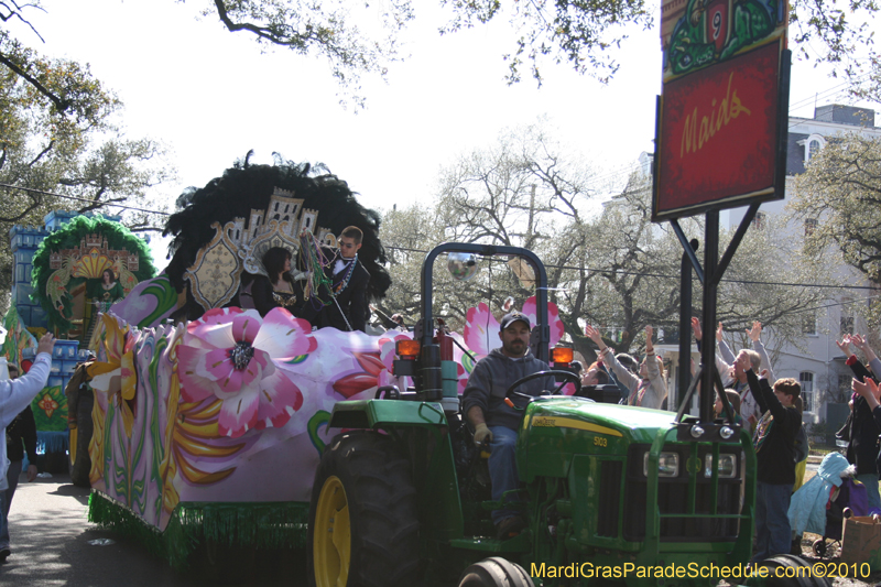 Krewe-of-King-Arthur-2010-Uptown-New-Orleans-Mardi-Gras-4740