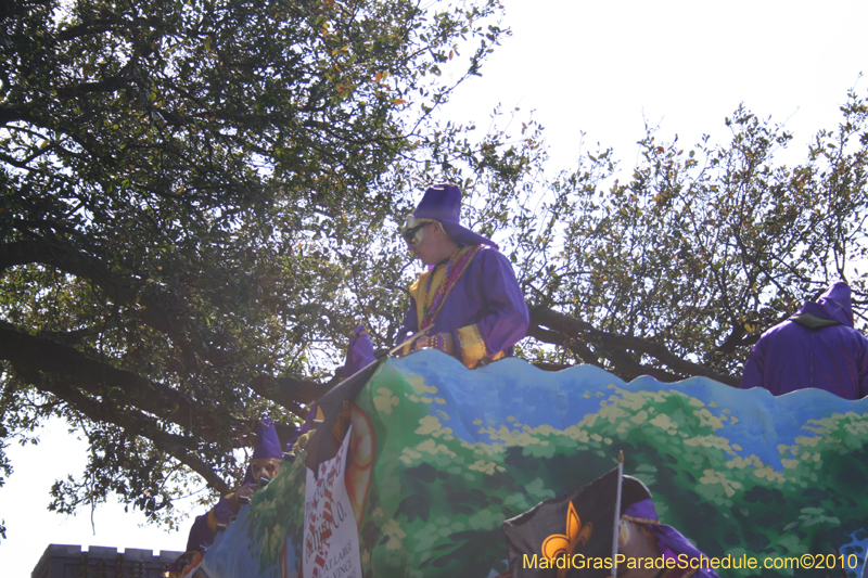 Krewe-of-King-Arthur-2010-Uptown-New-Orleans-Mardi-Gras-4799