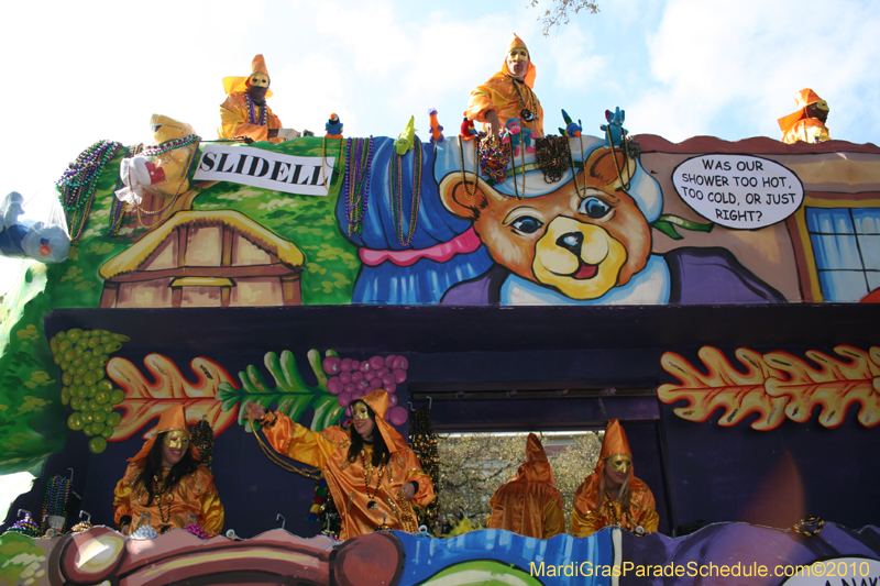 Krewe-of-King-Arthur-2010-Uptown-New-Orleans-Mardi-Gras-4821