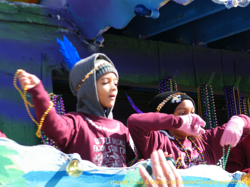 Krewe-of-Little-Rascals-Metairie-Mardi-Gras-Childrens-Parade-7213