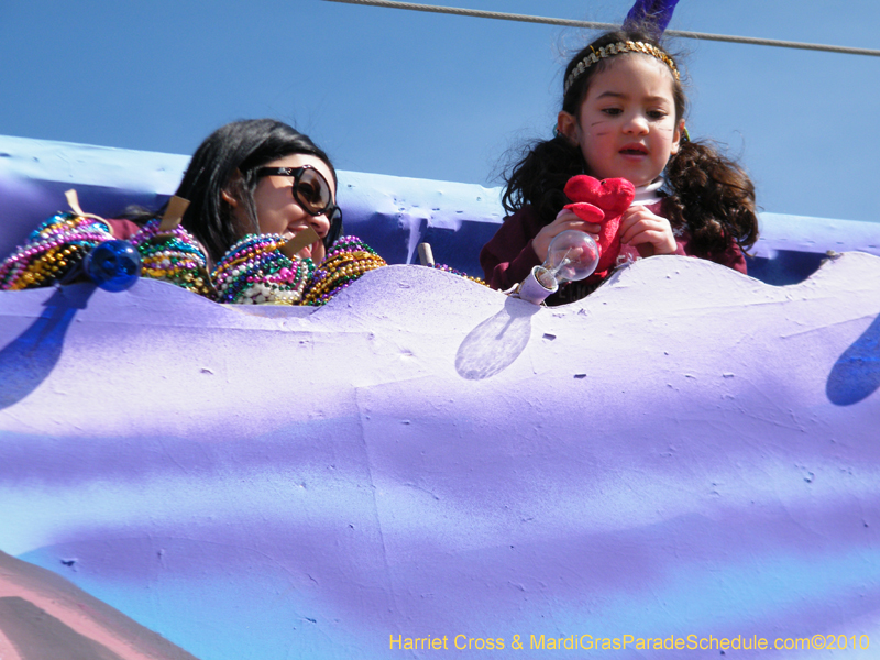 Krewe-of-Little-Rascals-Metairie-Mardi-Gras-Childrens-Parade-7215