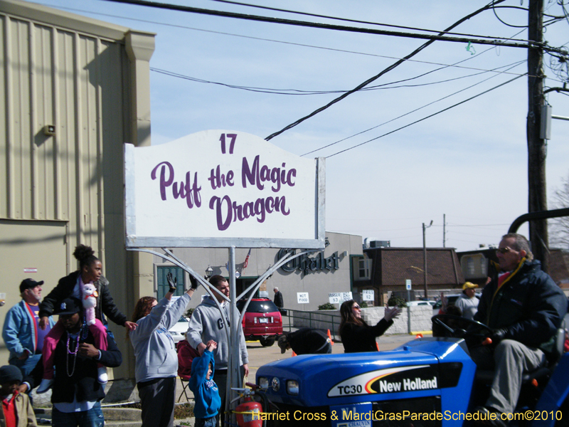 Krewe-of-Little-Rascals-Metairie-Mardi-Gras-Childrens-Parade-7222