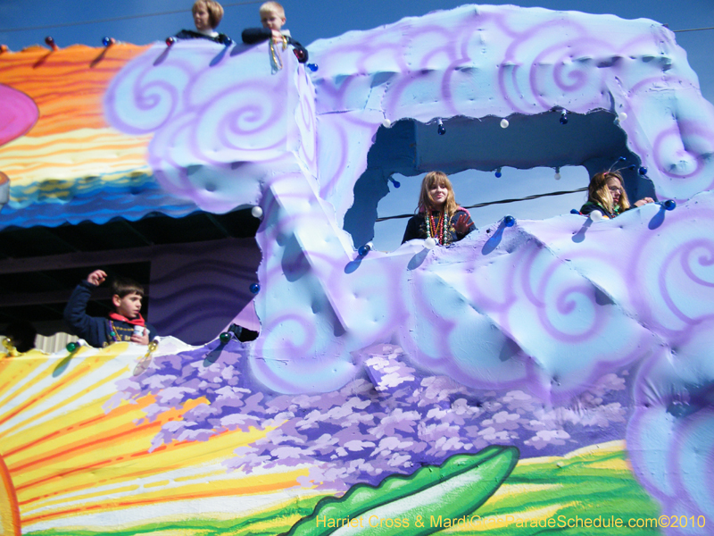 Krewe-of-Little-Rascals-Metairie-Mardi-Gras-Childrens-Parade-7225