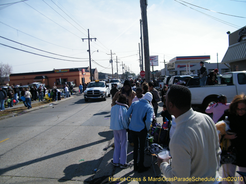 Krewe-of-Little-Rascals-Metairie-Mardi-Gras-Childrens-Parade-7226