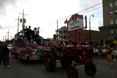 Krewe-of-Mid-City-Mardi-Gras-2008-New-Orleans-0174