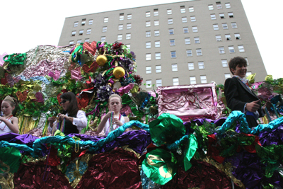 Krewe-of-Mid-City-Mardi-Gras-2008-New-Orleans-0197