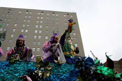 Krewe-of-Mid-City-Mardi-Gras-2008-New-Orleans-0205