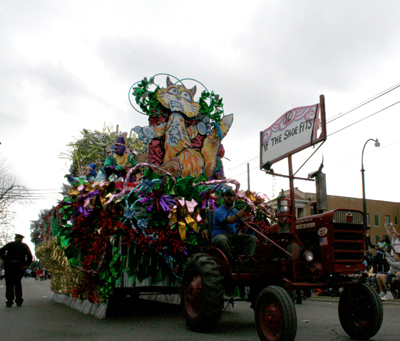 Krewe-of-Mid-City-Mardi-Gras-2008-New-Orleans-0221