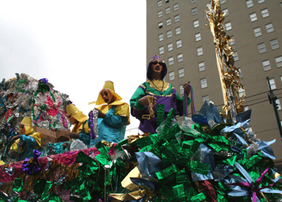 Krewe-of-Mid-City-Mardi-Gras-2008-New-Orleans-0250