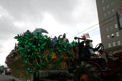 Krewe-of-Mid-City-Mardi-Gras-2008-New-Orleans-0285