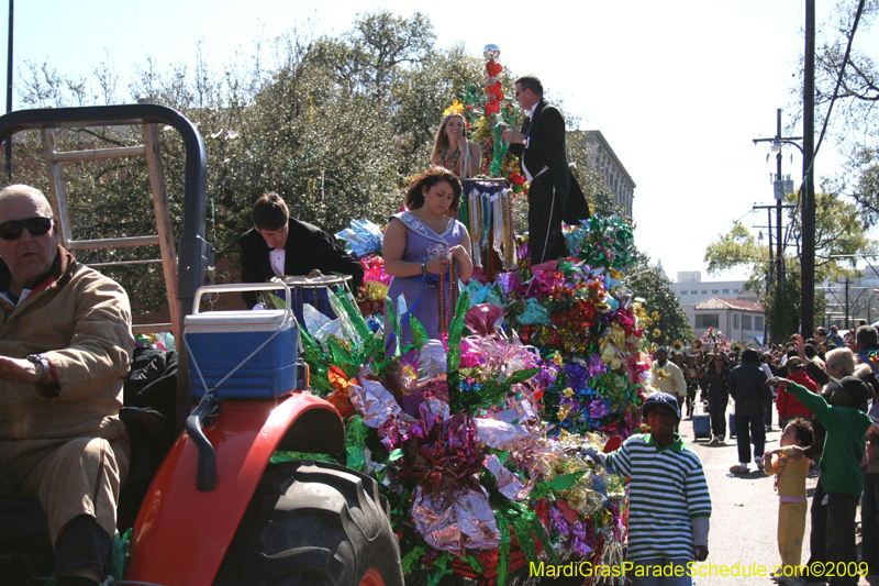 2009-Krewe-of-Mid-City-presents-Parrotheads-in-Paradise-Mardi-Gras-New-Orleans-0207