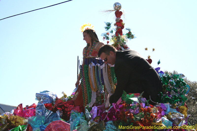 2009-Krewe-of-Mid-City-presents-Parrotheads-in-Paradise-Mardi-Gras-New-Orleans-0209