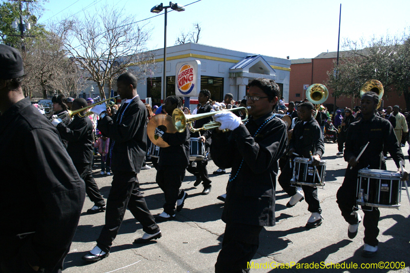 2009-Krewe-of-Mid-City-presents-Parrotheads-in-Paradise-Mardi-Gras-New-Orleans-0219