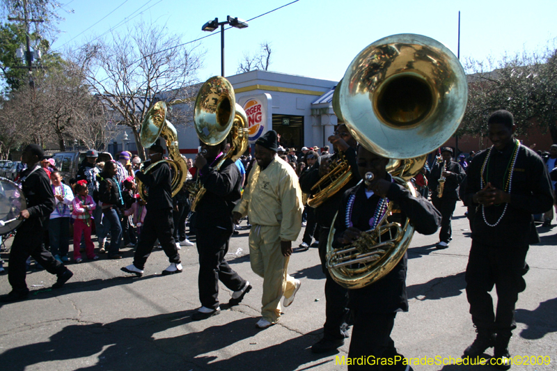 2009-Krewe-of-Mid-City-presents-Parrotheads-in-Paradise-Mardi-Gras-New-Orleans-0222