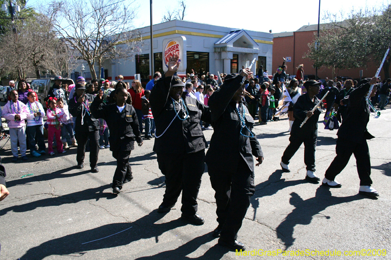 2009-Krewe-of-Mid-City-presents-Parrotheads-in-Paradise-Mardi-Gras-New-Orleans-0225