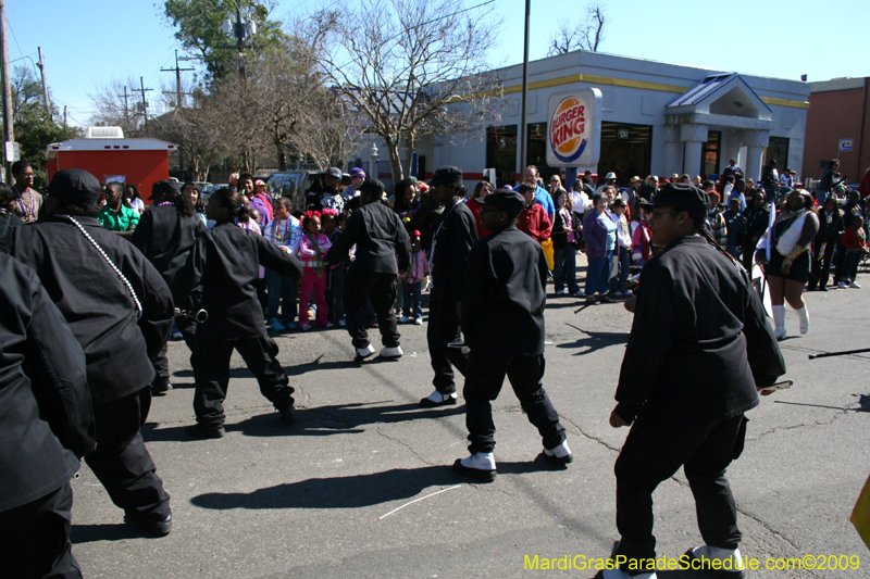 2009-Krewe-of-Mid-City-presents-Parrotheads-in-Paradise-Mardi-Gras-New-Orleans-0226