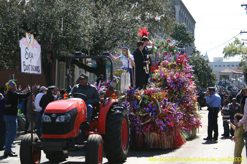 2009-Krewe-of-Mid-City-presents-Parrotheads-in-Paradise-Mardi-Gras-New-Orleans-0228