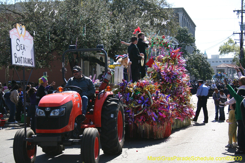 2009-Krewe-of-Mid-City-presents-Parrotheads-in-Paradise-Mardi-Gras-New-Orleans-0229