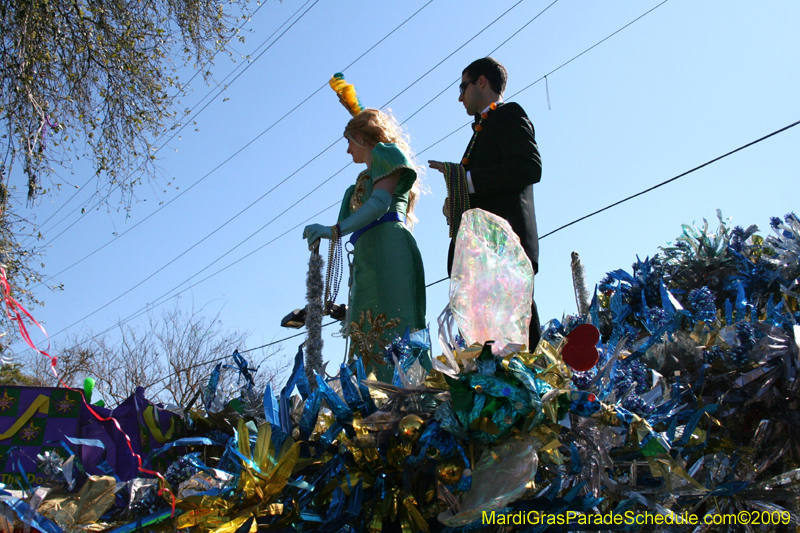 2009-Krewe-of-Mid-City-presents-Parrotheads-in-Paradise-Mardi-Gras-New-Orleans-0244