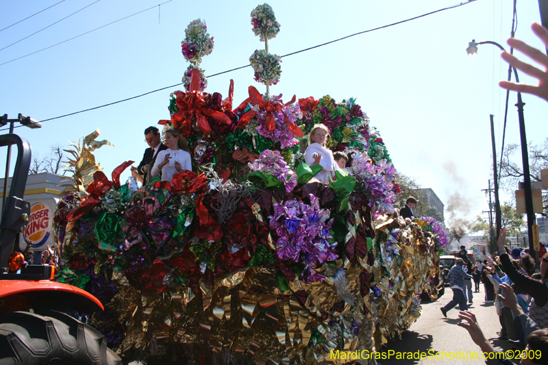 2009-Krewe-of-Mid-City-presents-Parrotheads-in-Paradise-Mardi-Gras-New-Orleans-0252