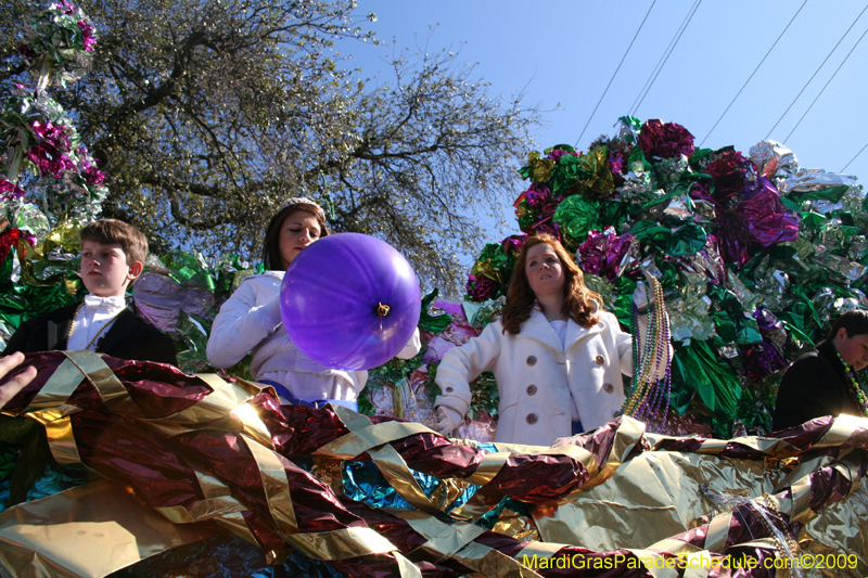 2009-Krewe-of-Mid-City-presents-Parrotheads-in-Paradise-Mardi-Gras-New-Orleans-0255