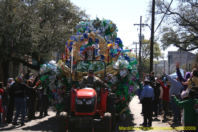 2009-Krewe-of-Mid-City-presents-Parrotheads-in-Paradise-Mardi-Gras-New-Orleans-0266