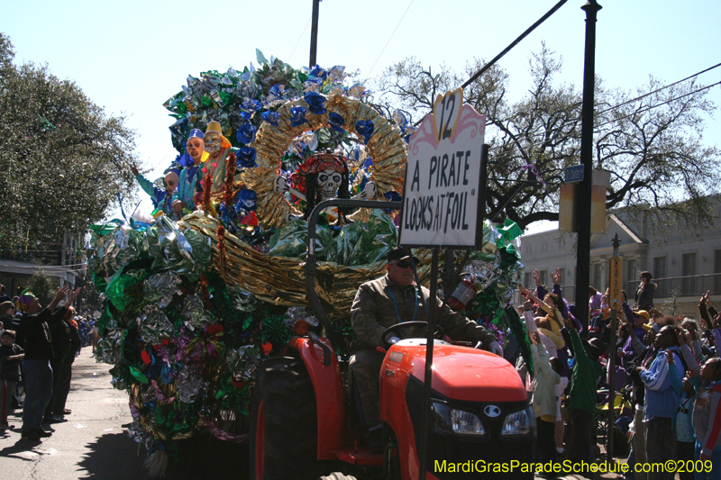 2009-Krewe-of-Mid-City-presents-Parrotheads-in-Paradise-Mardi-Gras-New-Orleans-0267