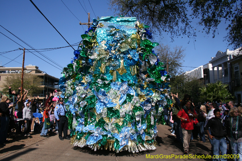 2009-Krewe-of-Mid-City-presents-Parrotheads-in-Paradise-Mardi-Gras-New-Orleans-0274