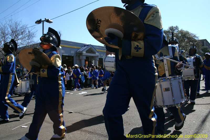 2009-Krewe-of-Mid-City-presents-Parrotheads-in-Paradise-Mardi-Gras-New-Orleans-0283