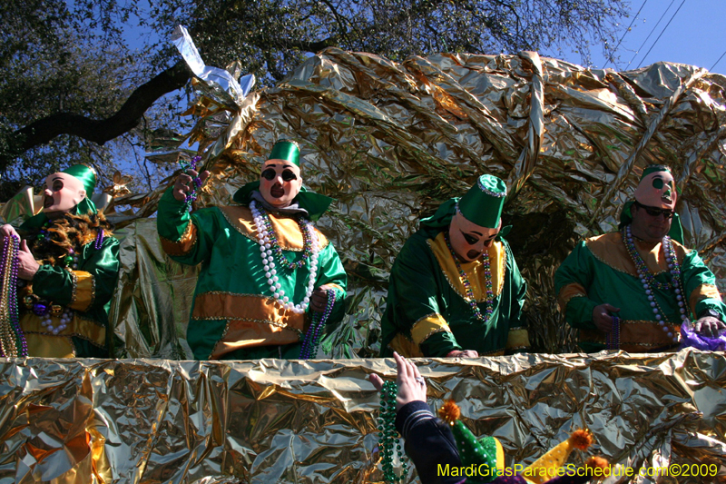 2009-Krewe-of-Mid-City-presents-Parrotheads-in-Paradise-Mardi-Gras-New-Orleans-0291