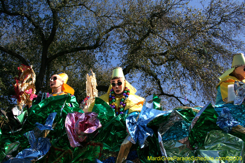 2009-Krewe-of-Mid-City-presents-Parrotheads-in-Paradise-Mardi-Gras-New-Orleans-0305