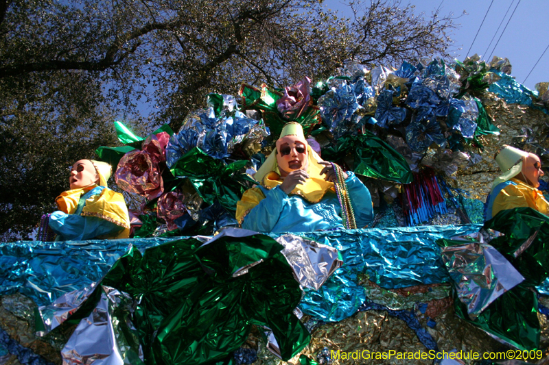 2009-Krewe-of-Mid-City-presents-Parrotheads-in-Paradise-Mardi-Gras-New-Orleans-0307