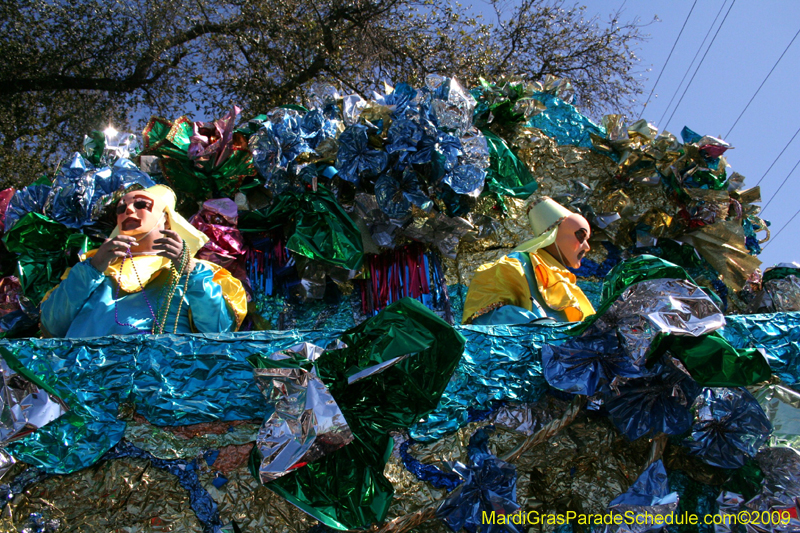 2009-Krewe-of-Mid-City-presents-Parrotheads-in-Paradise-Mardi-Gras-New-Orleans-0308