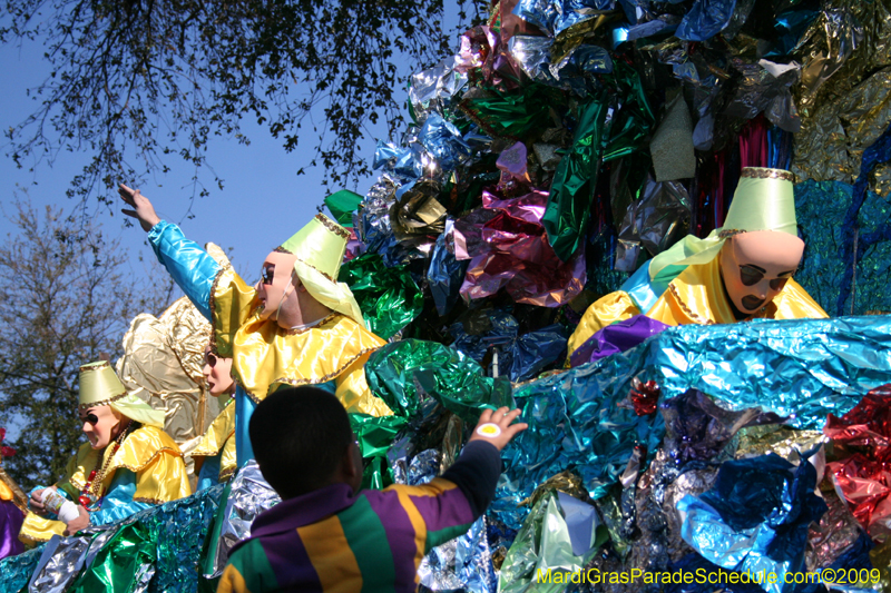 2009-Krewe-of-Mid-City-presents-Parrotheads-in-Paradise-Mardi-Gras-New-Orleans-0314