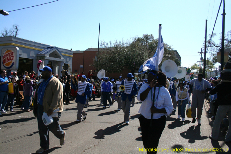 2009-Krewe-of-Mid-City-presents-Parrotheads-in-Paradise-Mardi-Gras-New-Orleans-0315